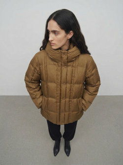 Легкая пуховая куртка