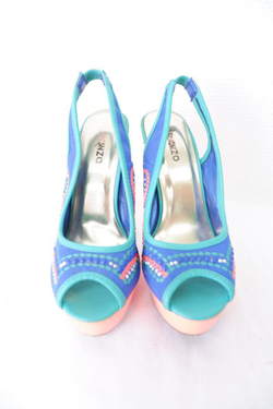 Босоножки Ronzo яркие 37 размер