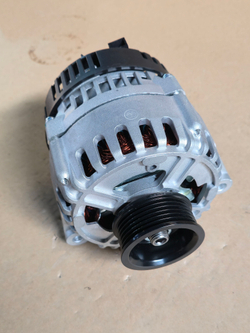 Генератор Камаз, Маз дв.740 ЕВРО-2, ЯМЗ-658 поликлиновой шкив, монокронштейн 28В 75А Автоэлектрика