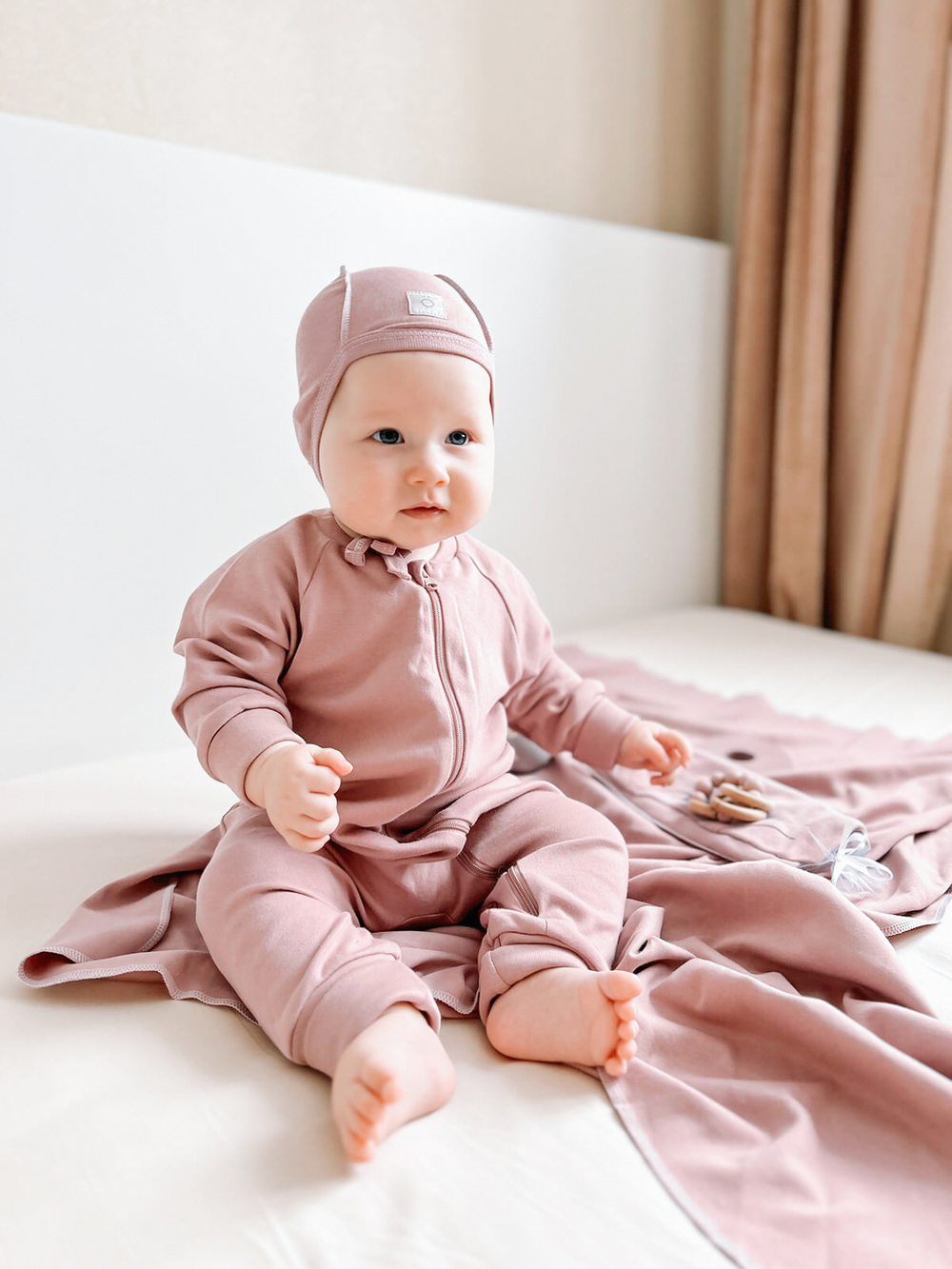 Комбинезон на манжетах Mjölk Sleep and Play Desert Rose, с рукавом реглан