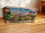 LEGO Disney 43212 «Праздничный поезд Диснея» — паровозик с любимыми персонажами