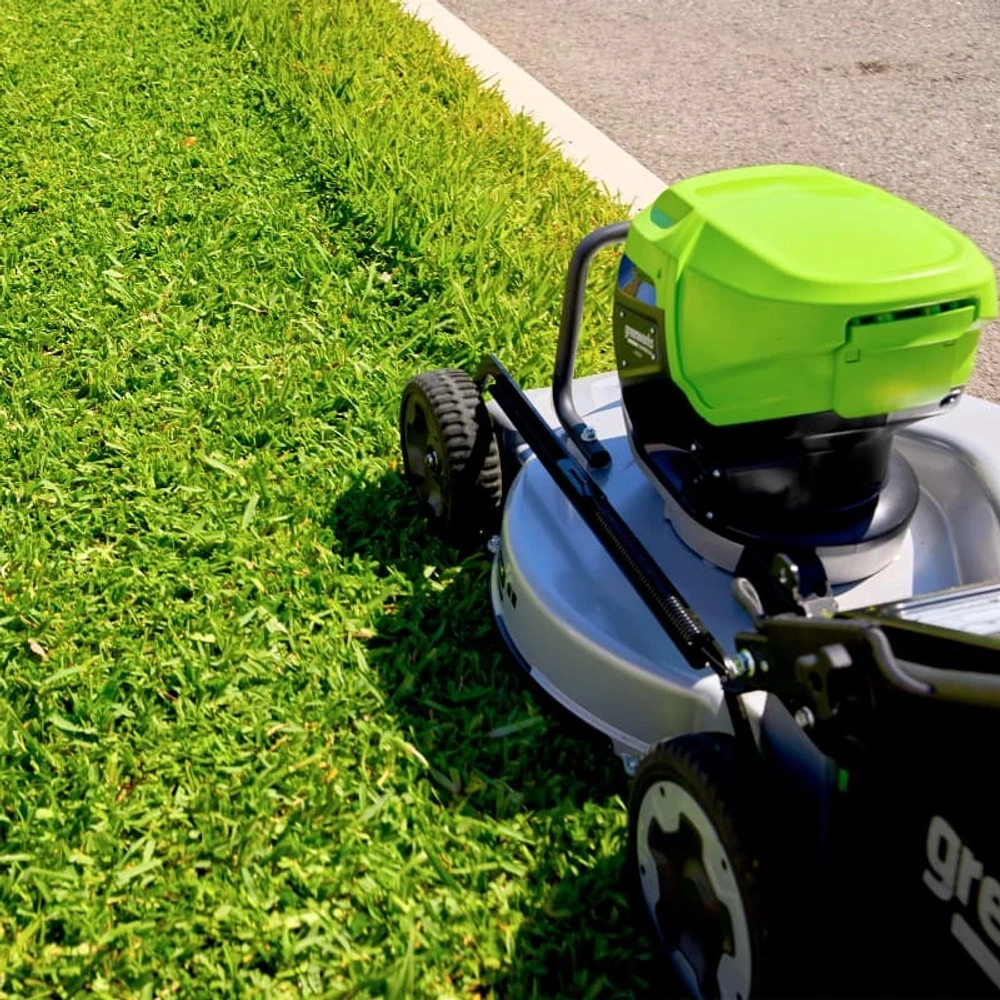 Аккумуляторная газонокосилка Greenworks LM221SK8 82В (1 x 5 Ач, ЗУ) нож 56 см, 2519407U8