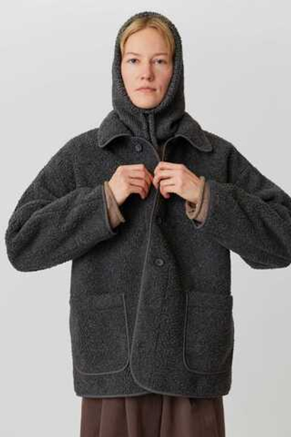 Капор из шерсти темно-серого цвета