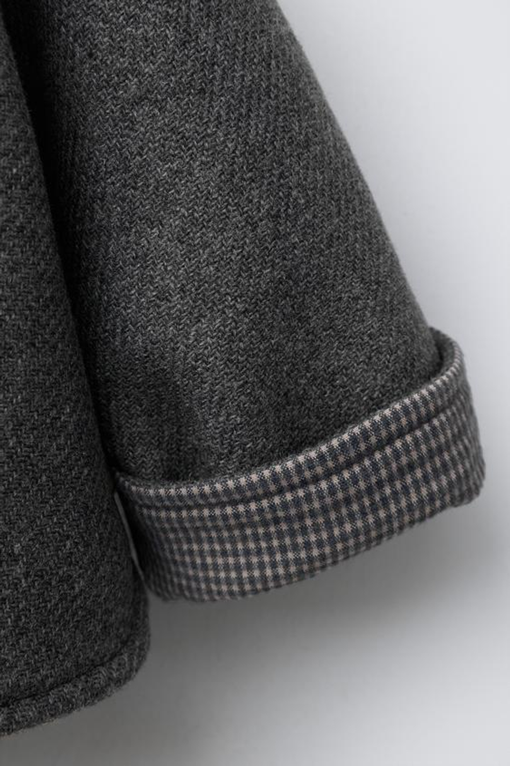 ZARA ПАЛЬТО МАНТИКО С КАПЮШОНОМ, ТЕМНО-СЕРЫЙ