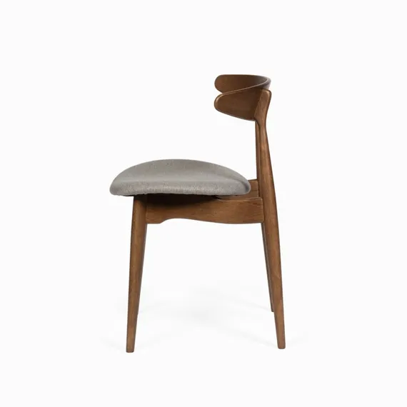 Стул Remake с бежево-серой обивкой