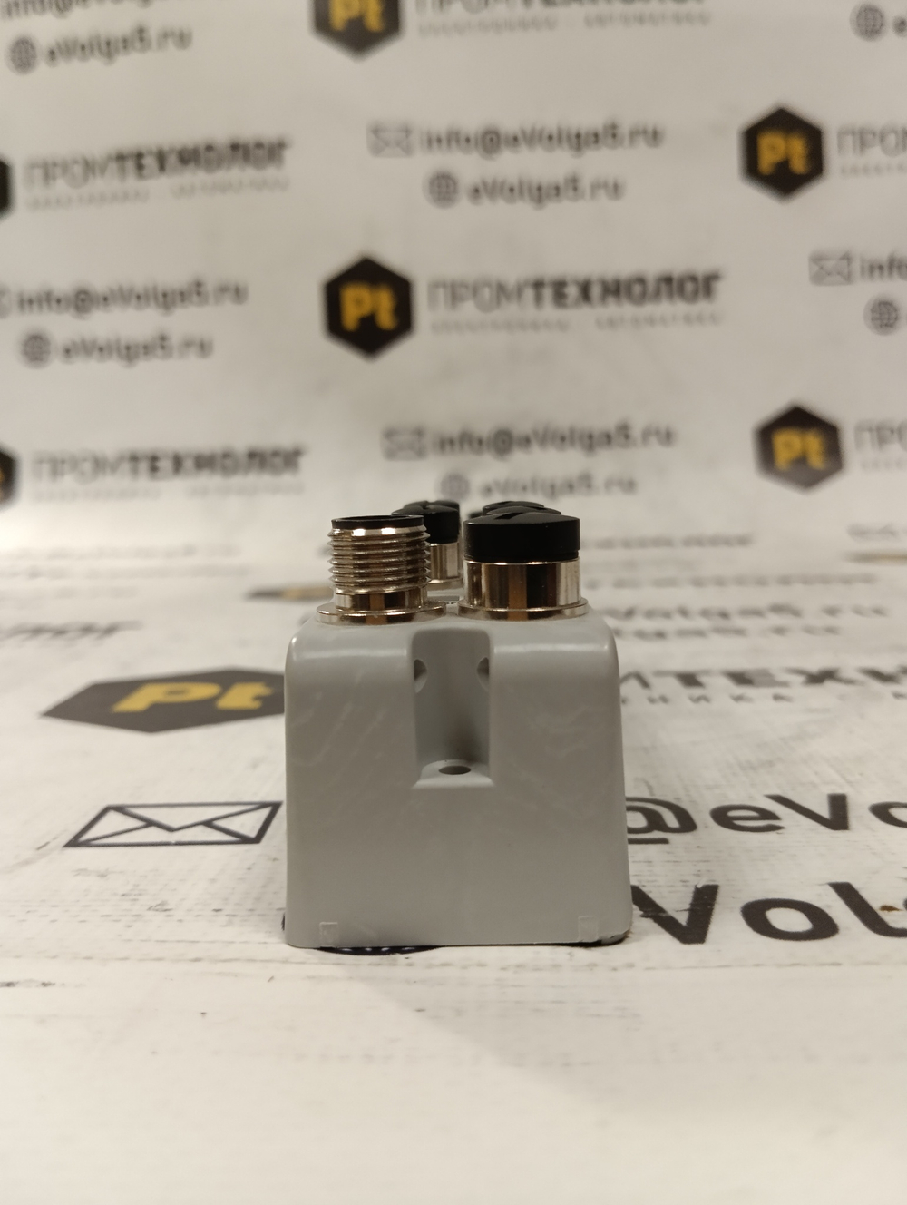 Allen-Bradley 1732E-IB8M8SOER новое