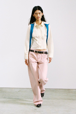 ZARA ПРИТАЛЕННАЯ РУБАШКА ИЗ ПОПЛИНА, КРЕМОВЫЙ