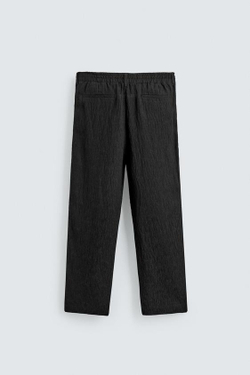 ZARA БРЮКИ REGULAR FIT С НЕРОВНОЙ СТРУКТУРОЙ, ЧЕРНЫЙ