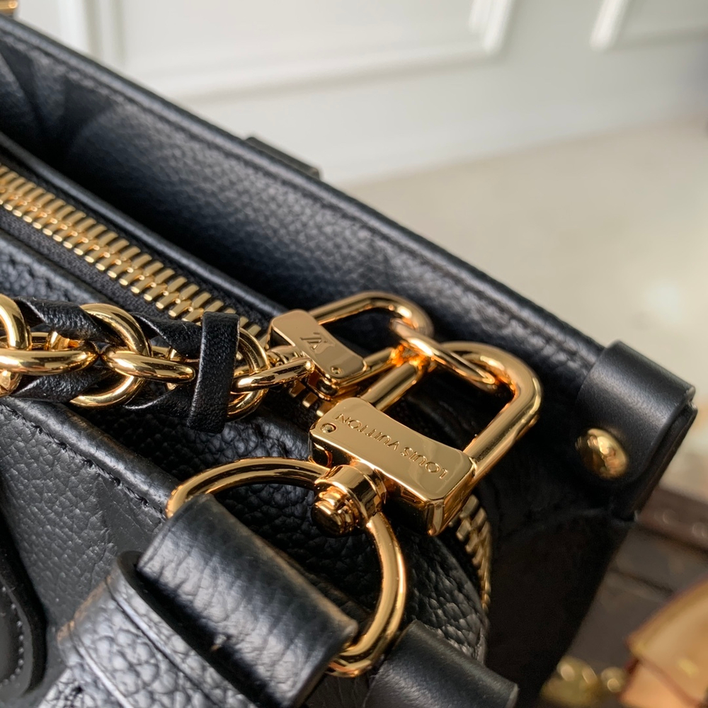 Louis Vuitton Onthego East West