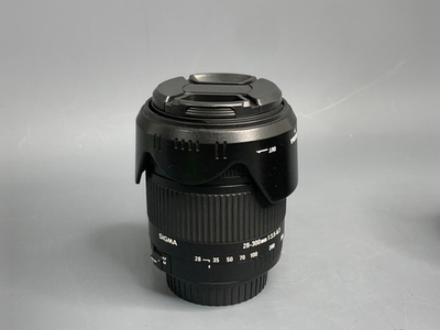 Sigma Zoom 28-300mm 3.5-5.6 Macro Canon EF-S