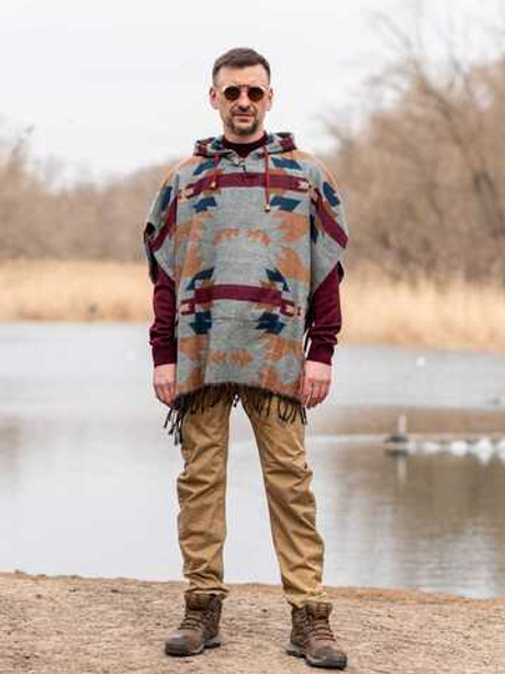 Пончо шерстяное с орнаментом