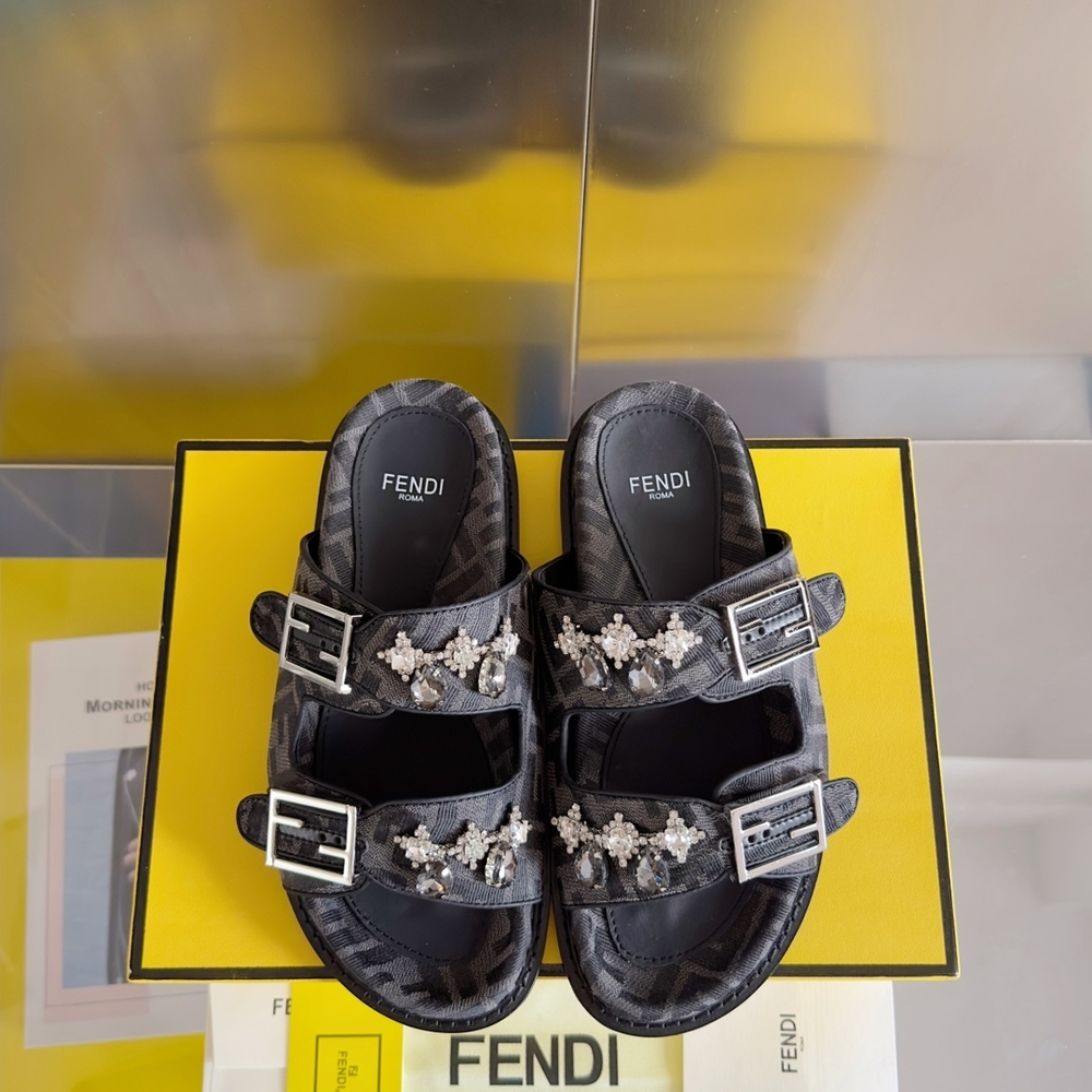 Fendi Feel Slides