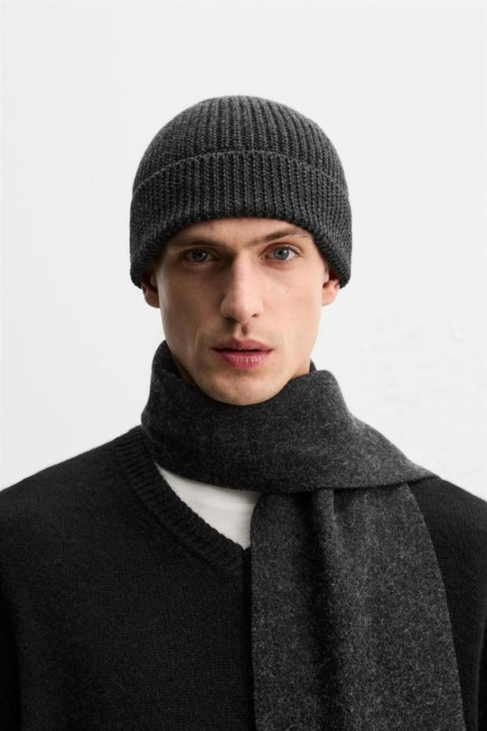 ZARA ШЕРСТЯНАЯ ШАПКА БИНИ, СЕРЫЙ С МЕЛАНЖЕВЫМ ЭФФЕКТОМ