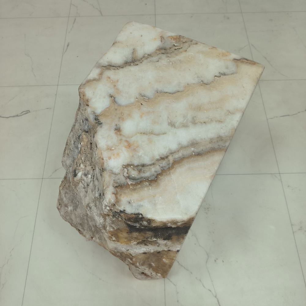 Стол из оникса 65584  (45*32*45) 0195