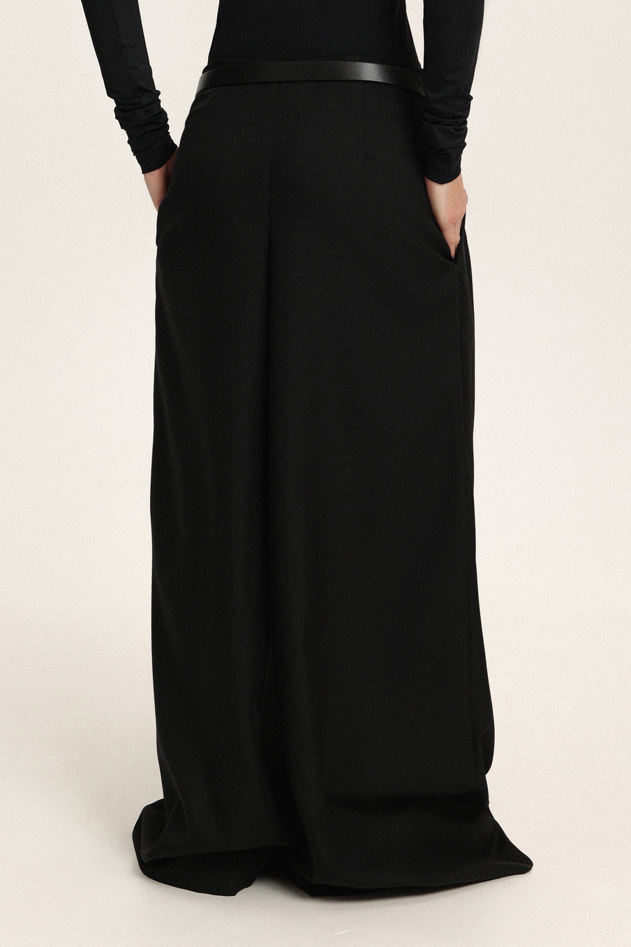 Брюки объёмные с защипами