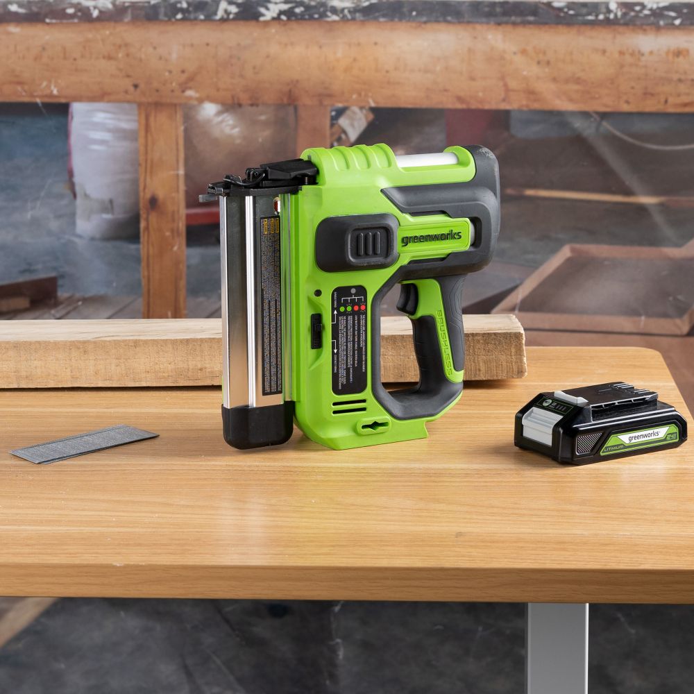 Нейлер акк. Greenworks GD24BN, 24V, б/щет,100 уд/мин, гвозди 18GA, LED,1х2Ач,ЗУ,кор (3400707CUA)