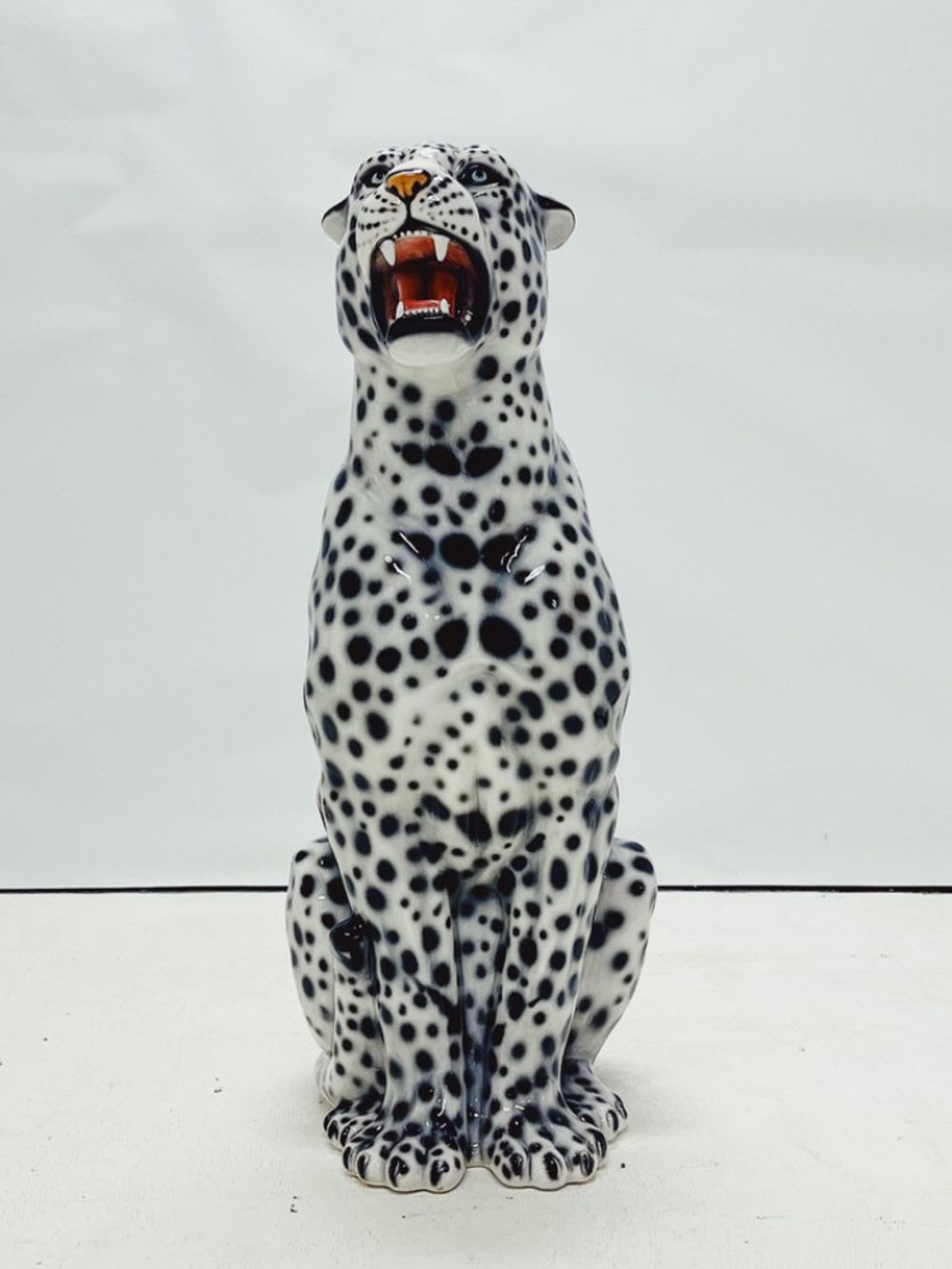 Boxer Статуэтка ростовая Снежный Барс