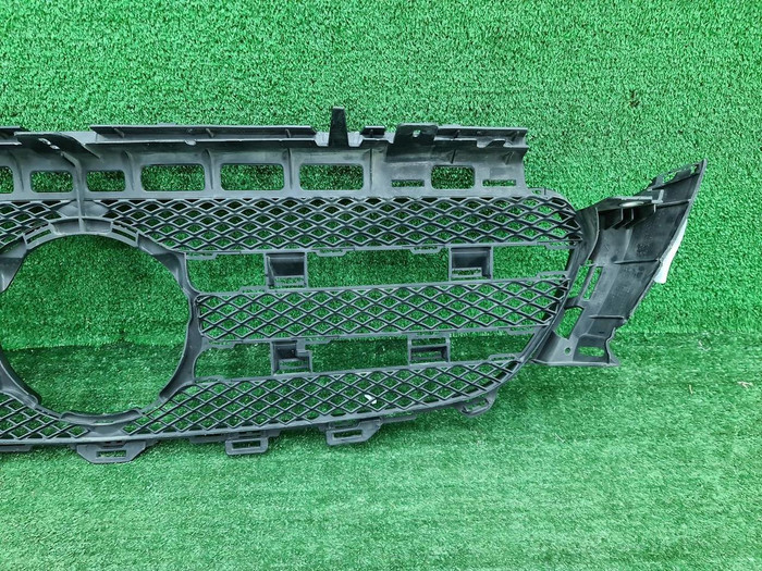 Решетка радиатора Mercedes E W213 (2016-2021)