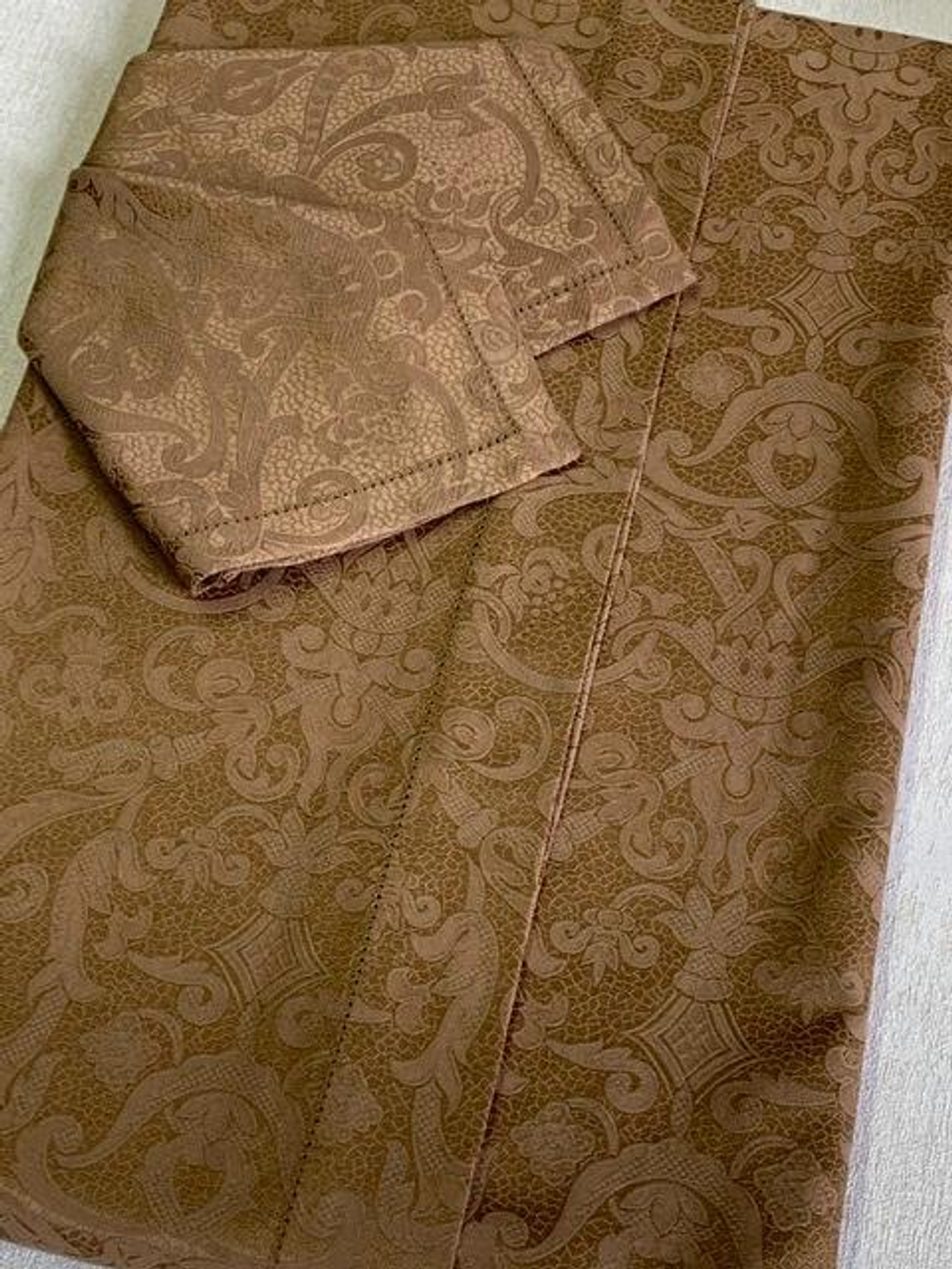 Скатерть 160х215 и 8 салфеток Gamba 9883 Tobacco табачная