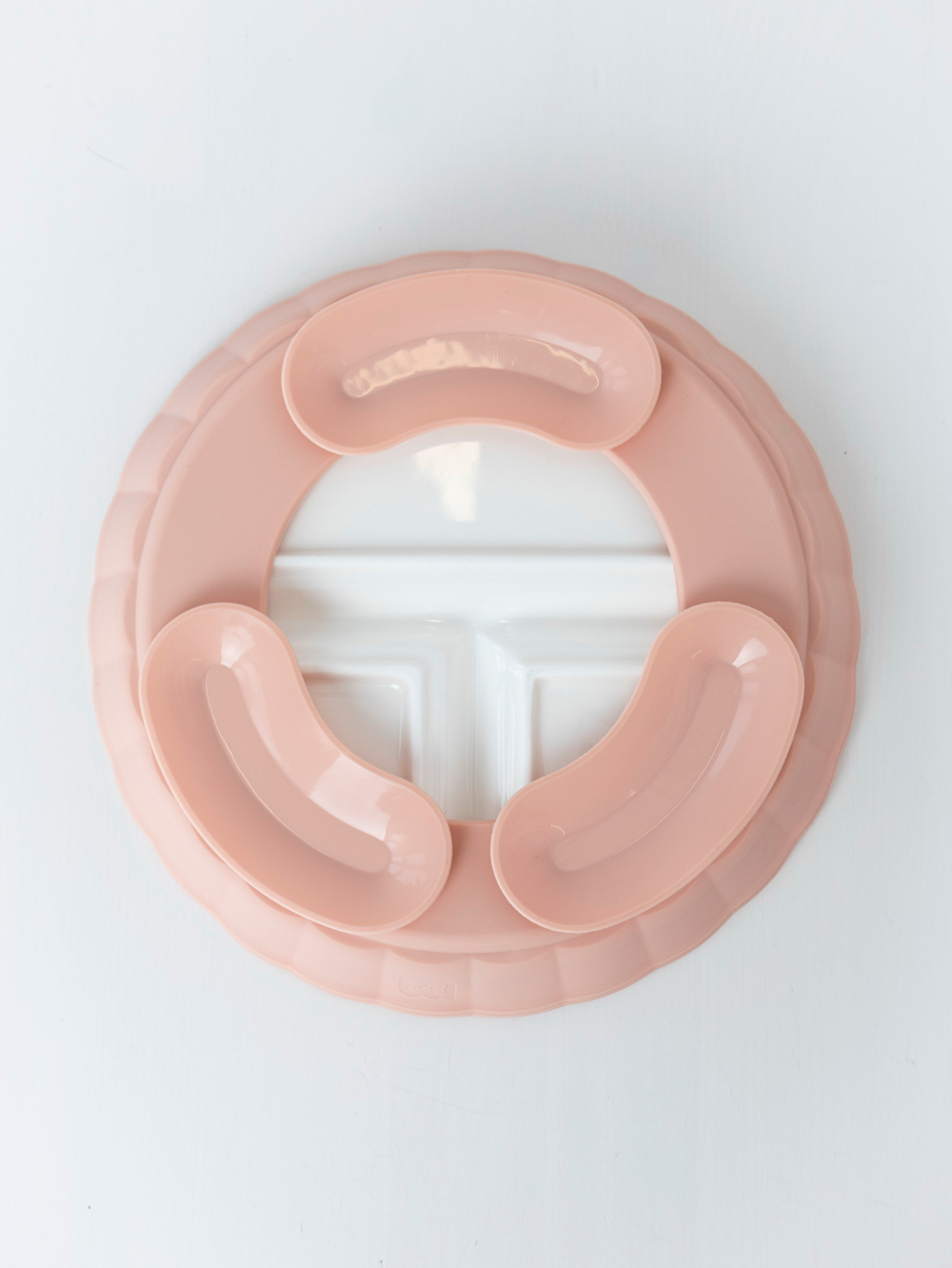 Фарфоровая тарелка секционная на силиконовой присоске, Cotton candy