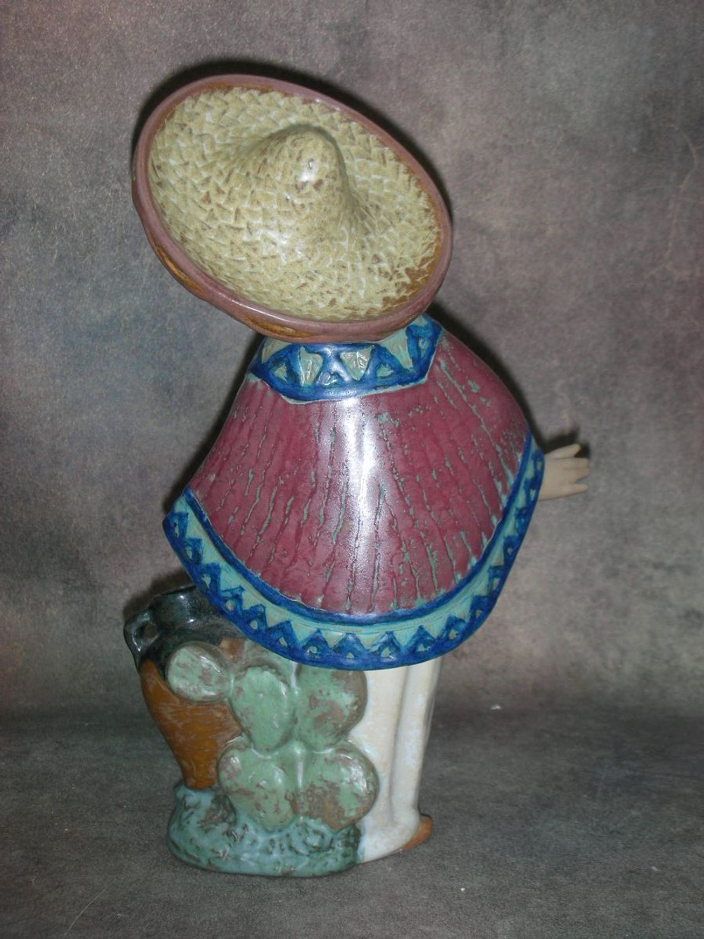 Статуэтка. Фарфор. Педро с кувшином, мексиканский мальчик в сомбреро. Lladro. Испания
