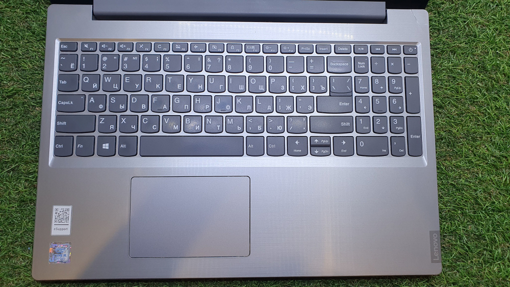 Ноутбук Lenovo i3-8/4Gb/FHD