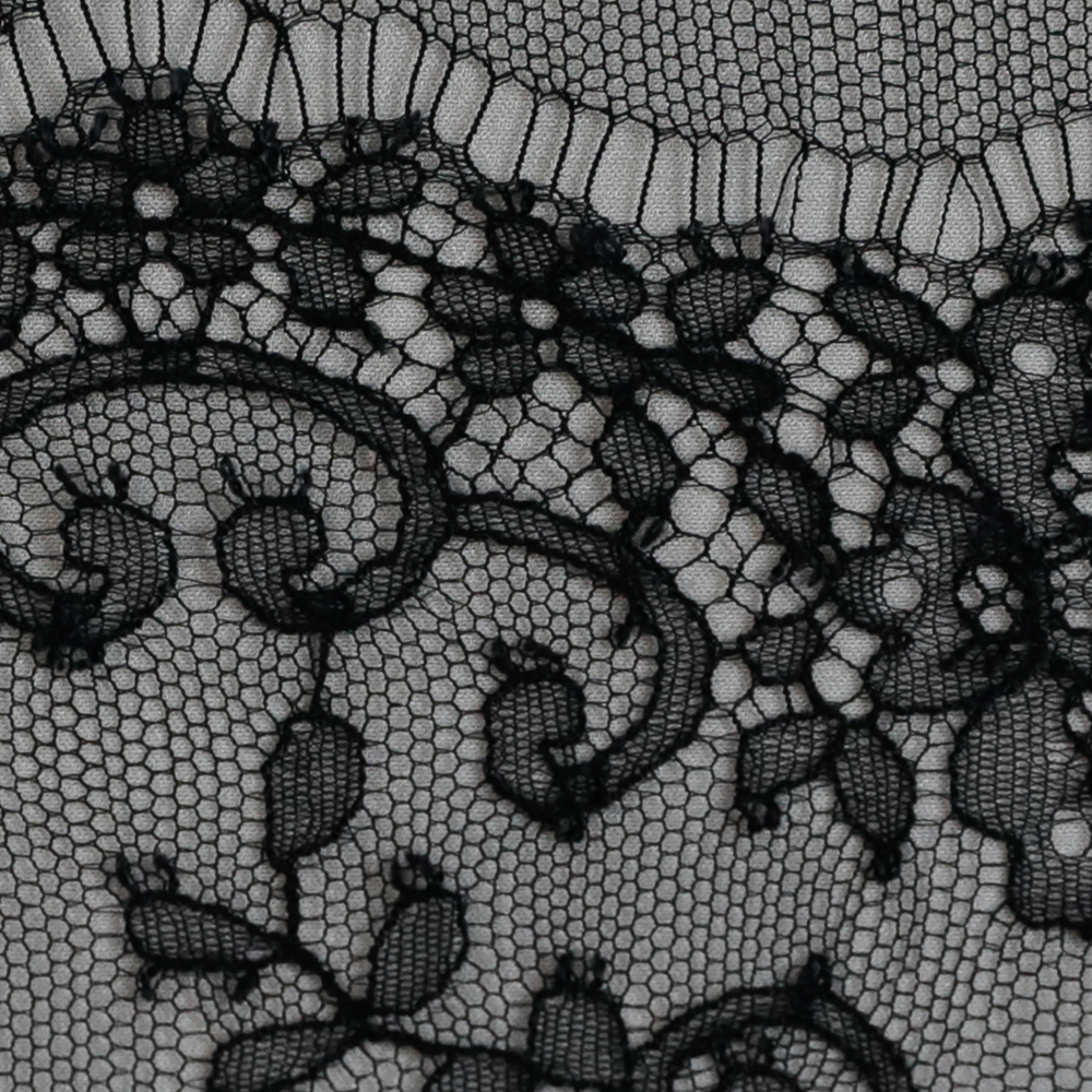 Ажурное кружево “Шантильи” от Sophie Hallette чёрного цвета