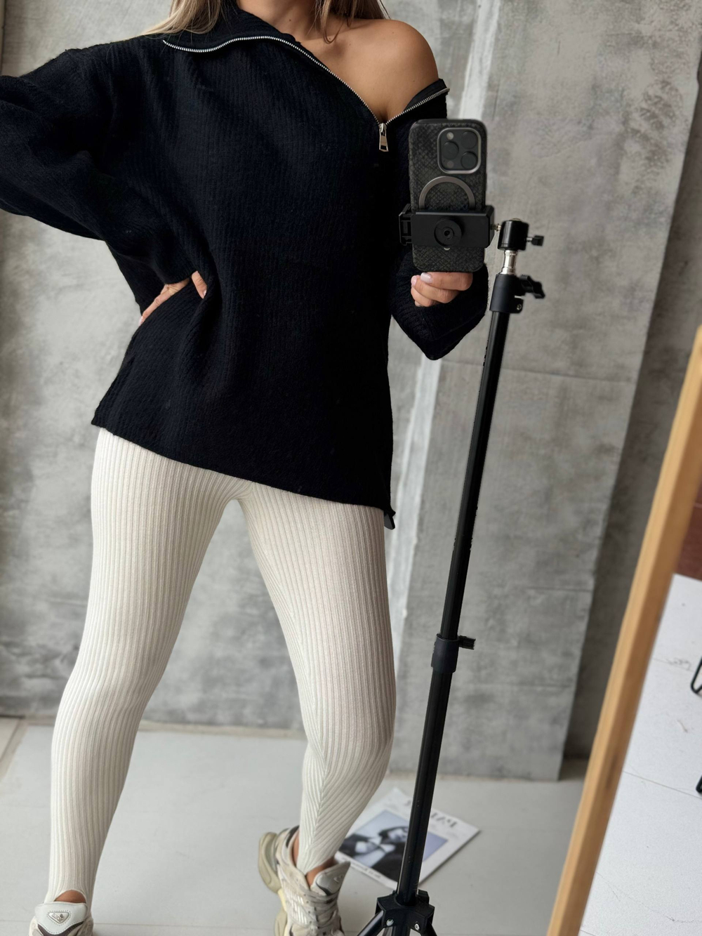 Свитер жен. 935 чер.