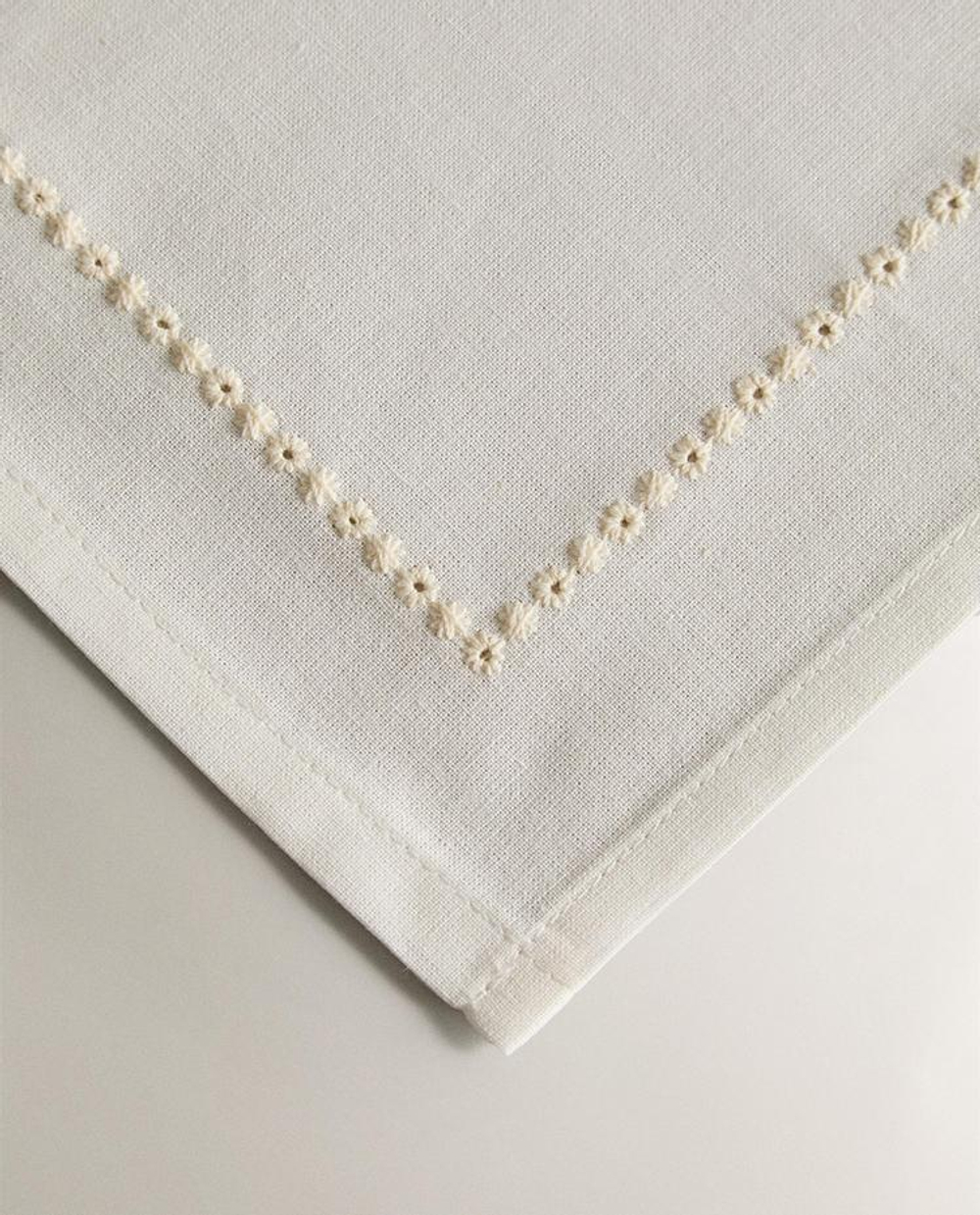 ZARA HOME САЛФЕТКА С ВЫШИВКОЙ (УПАКОВКА ИЗ 2 ШТУК), ЭКРЮ