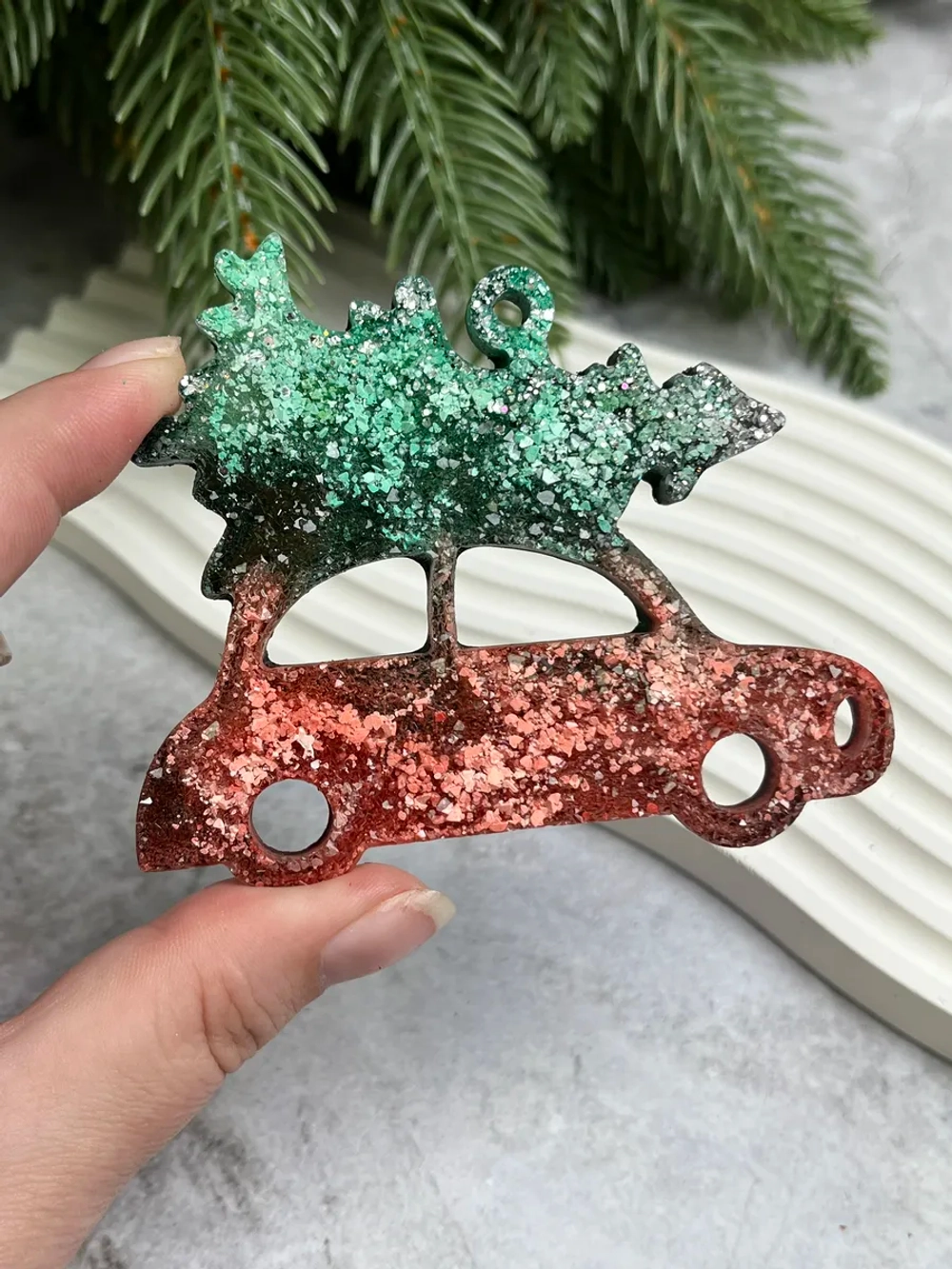 Новогодняя игрушка Машинка с Елкой