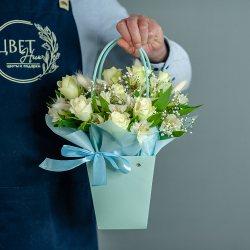 Композиция из кенийской розы в нежных тонах