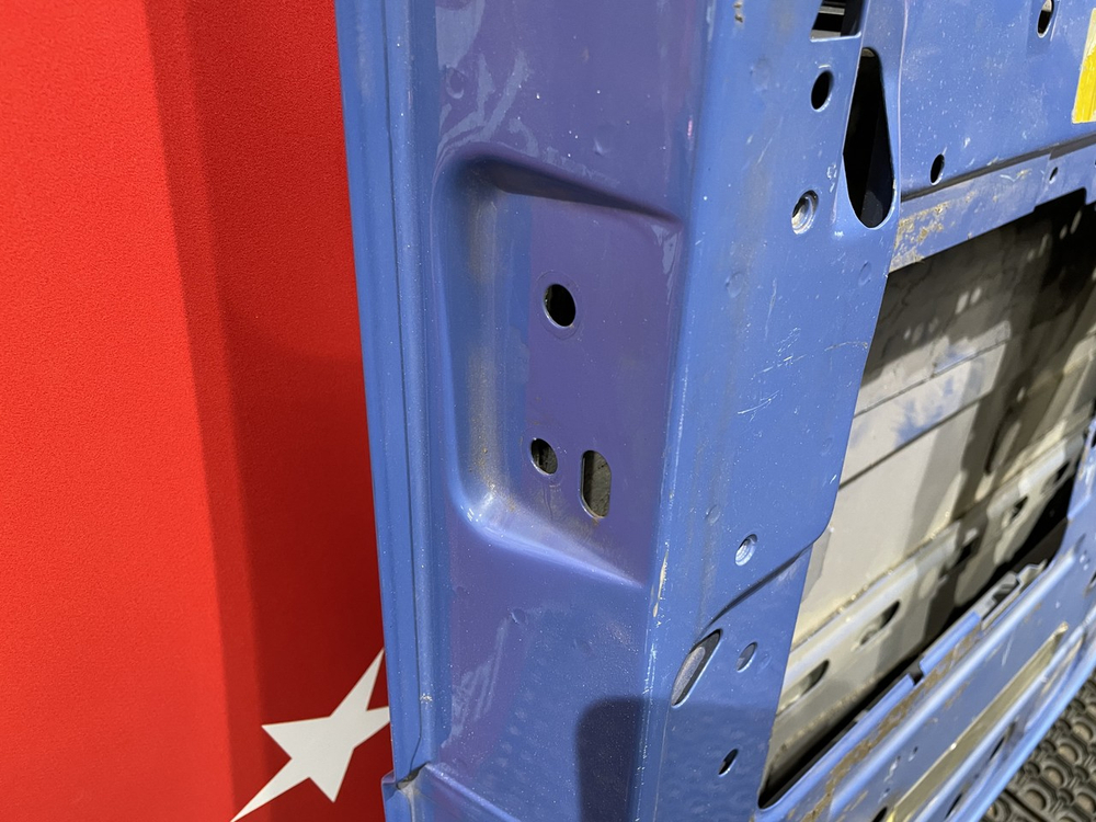 Дверь левая каркас