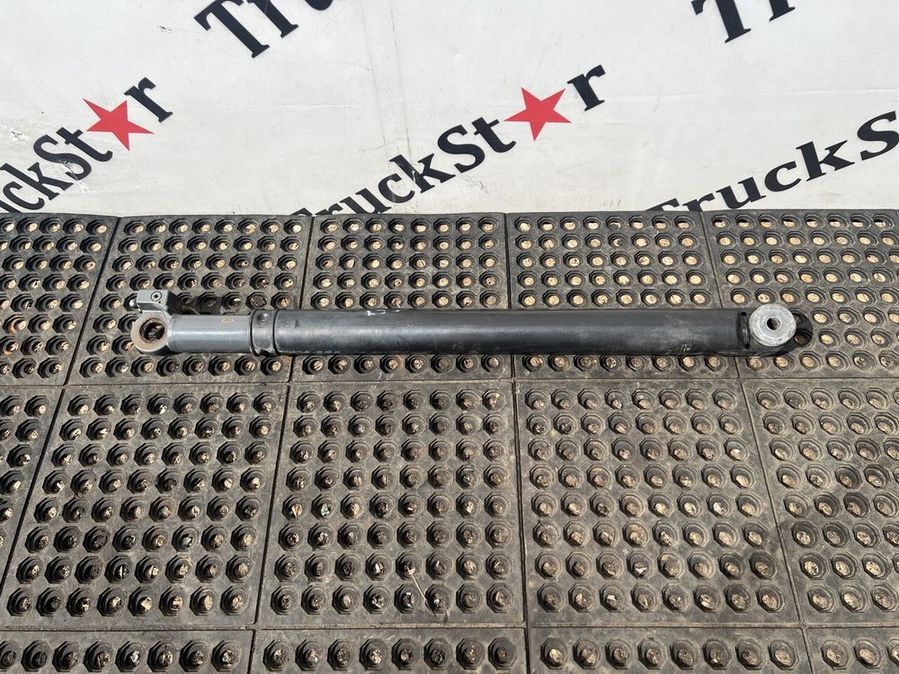 Цилиндр подъёма кабины 2018 г.