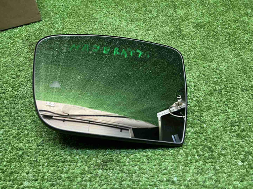 Зеркальный элемент левый Maserati Levante (16-24)