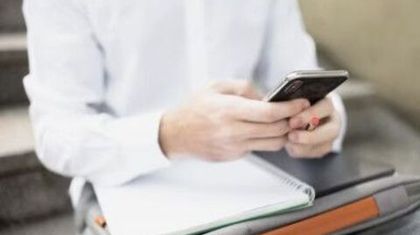 Исследование показало, что смартфоны негативно влияют на успеваемость