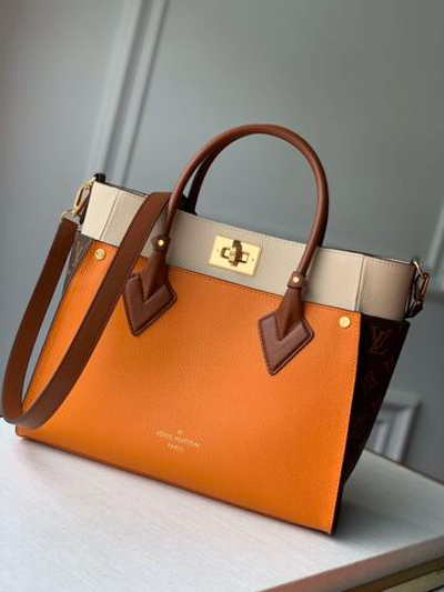 Louis Vuitton On My Side MM