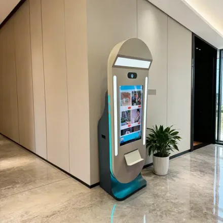 Автомат мгновенных фото «SnapStation»