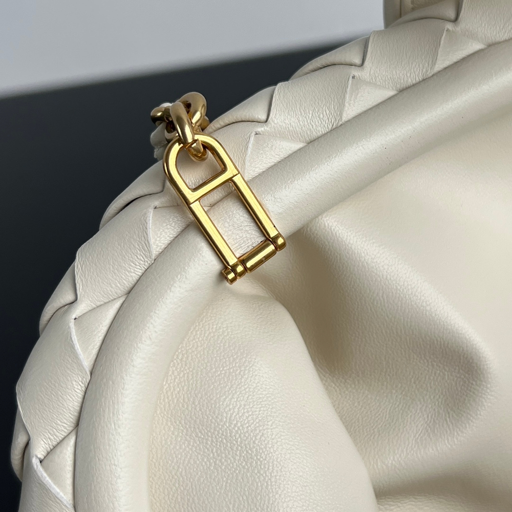 Bottega Veneta Teen Lauren 1980 With Chain 31 cm