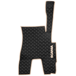 Ковры SCANIA 5 серии Р (автомат) (экокожа, черный, бежевый кант, бежевая вышивка)