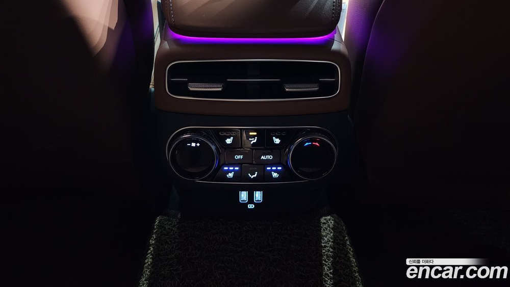Genesis GV70 2.5T Бензин 2WD (04.2021)