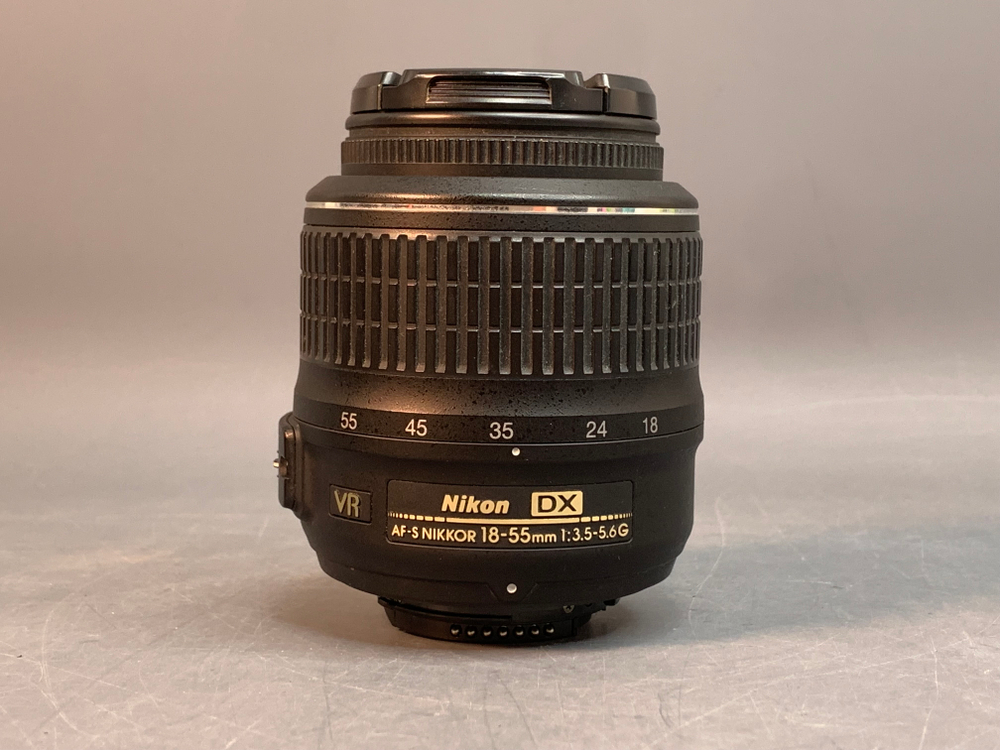 Nikon D3100 kit 18-55 mm 10.294 кадров