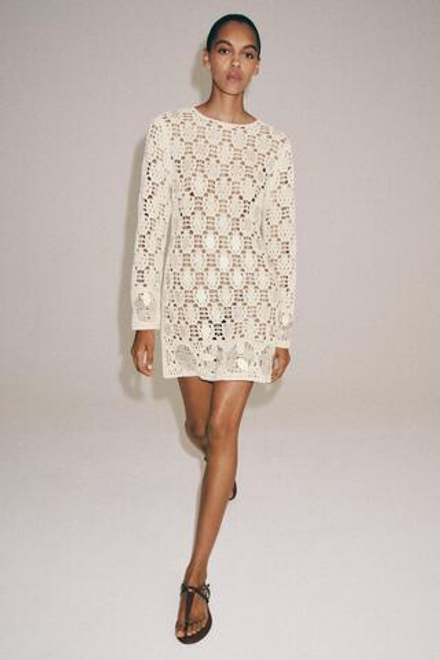 ZARA ВЯЗАНОЕ ПЛАТЬЕ С БУСИНАМИ, ЭКРЮ