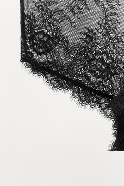 ZARA КРУЖЕВНЫЕ ТРУСЫ-ШОРТЫ, ЧЕРНЫЙ