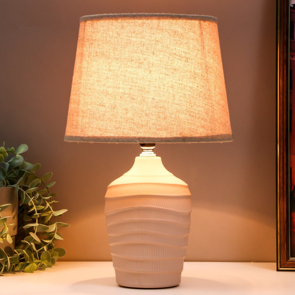 Настольная лампа Азиза E14 40Вт 20х20х33 см (белый)