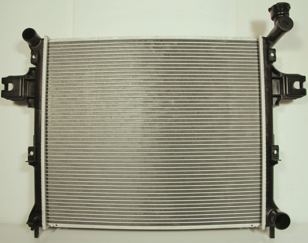 Радиатор охлаждения Jeep Grand Cherokee 3 WK