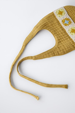 ZARA НАГРУДНИК ИЗ КРУЖЕВА КРОШЕ С РЕЛЬЕФНЫМ УЗОРОМ, ГОРЧИЧНЫЙ