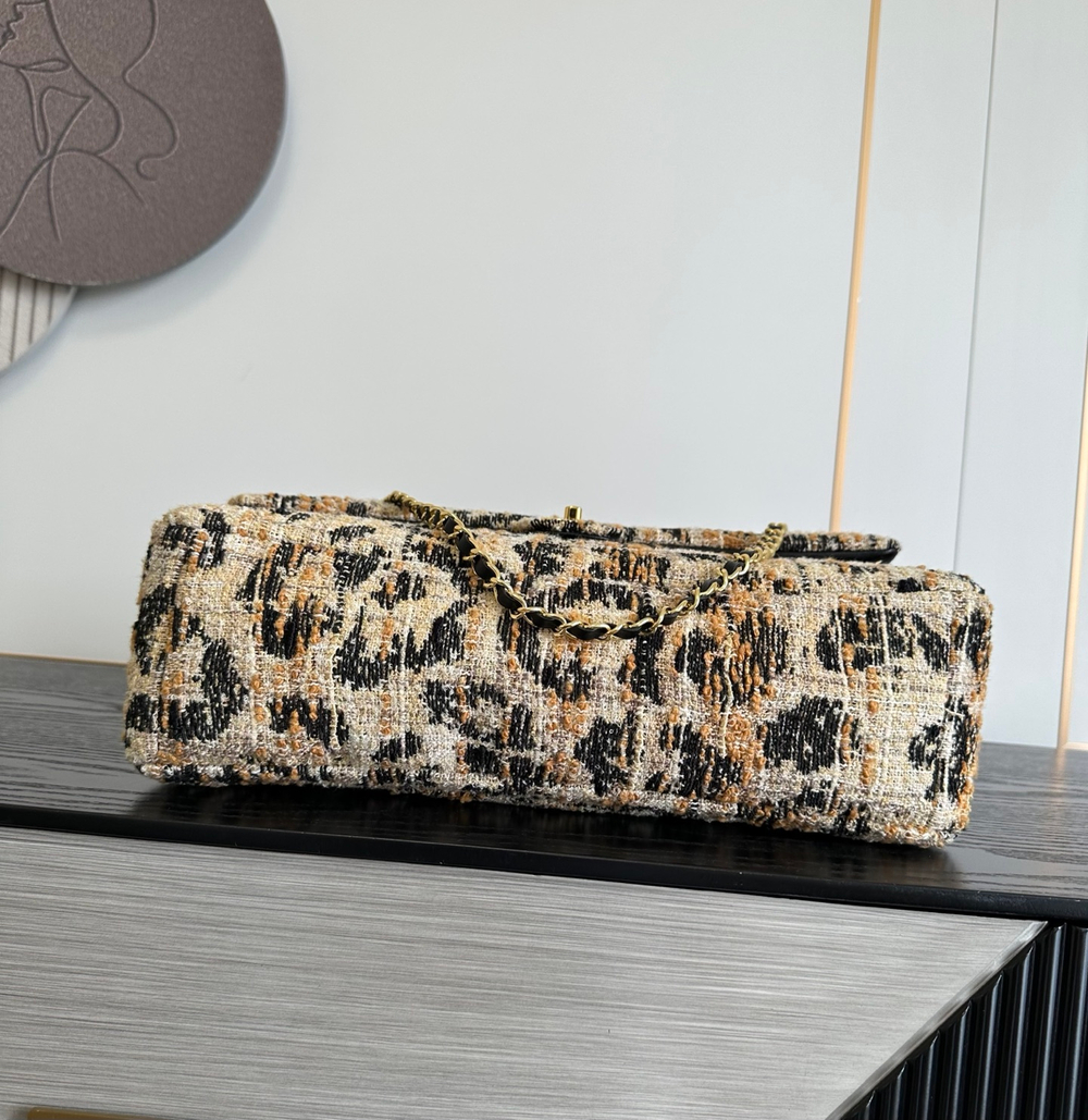 Chanel Maxi Flapbag 38 cm