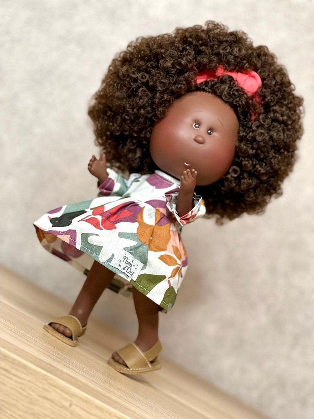 Кукла Nines виниловая 30см MIA CASE (3410A)