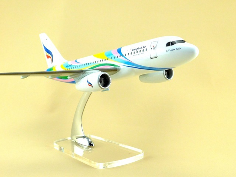 Модель самолета Airbus A319 (М1:100, Bangkok air)
