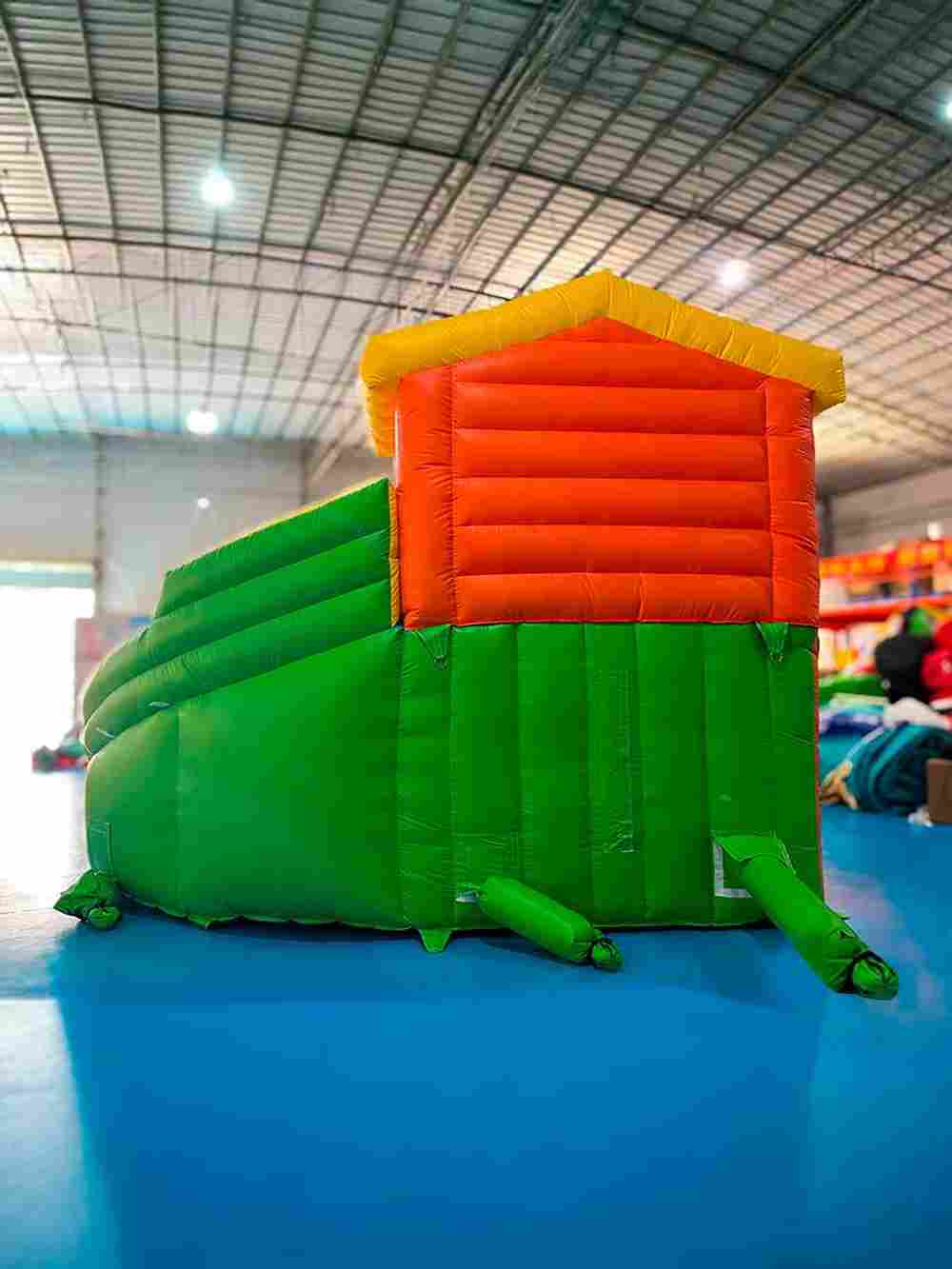 Водная горка с бассейном «Домик на пляже», 5*5*4 м